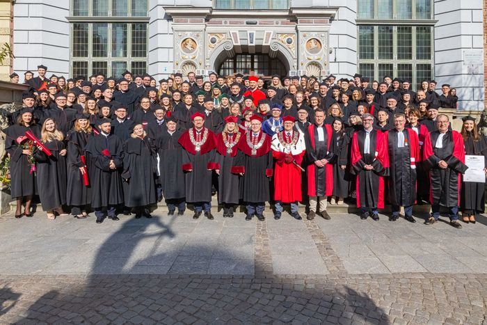 New doctors and associate professors received their diplomas