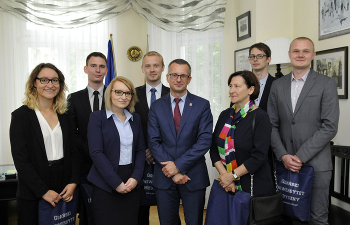 Rector prof. Marcin Gruchała met and thanked MUG students