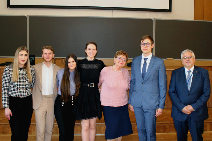 from the left: Zuzanna Świerczewska, Michał Bystram, Natalia Kempa, Wanda Kwiatkowska, Prof. Barbara Kamińska, Wojciech Nazar, Ph.D., Dr. Habil. Tomasz Smiatacz